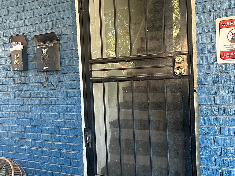 905 Meda St — Photo 3