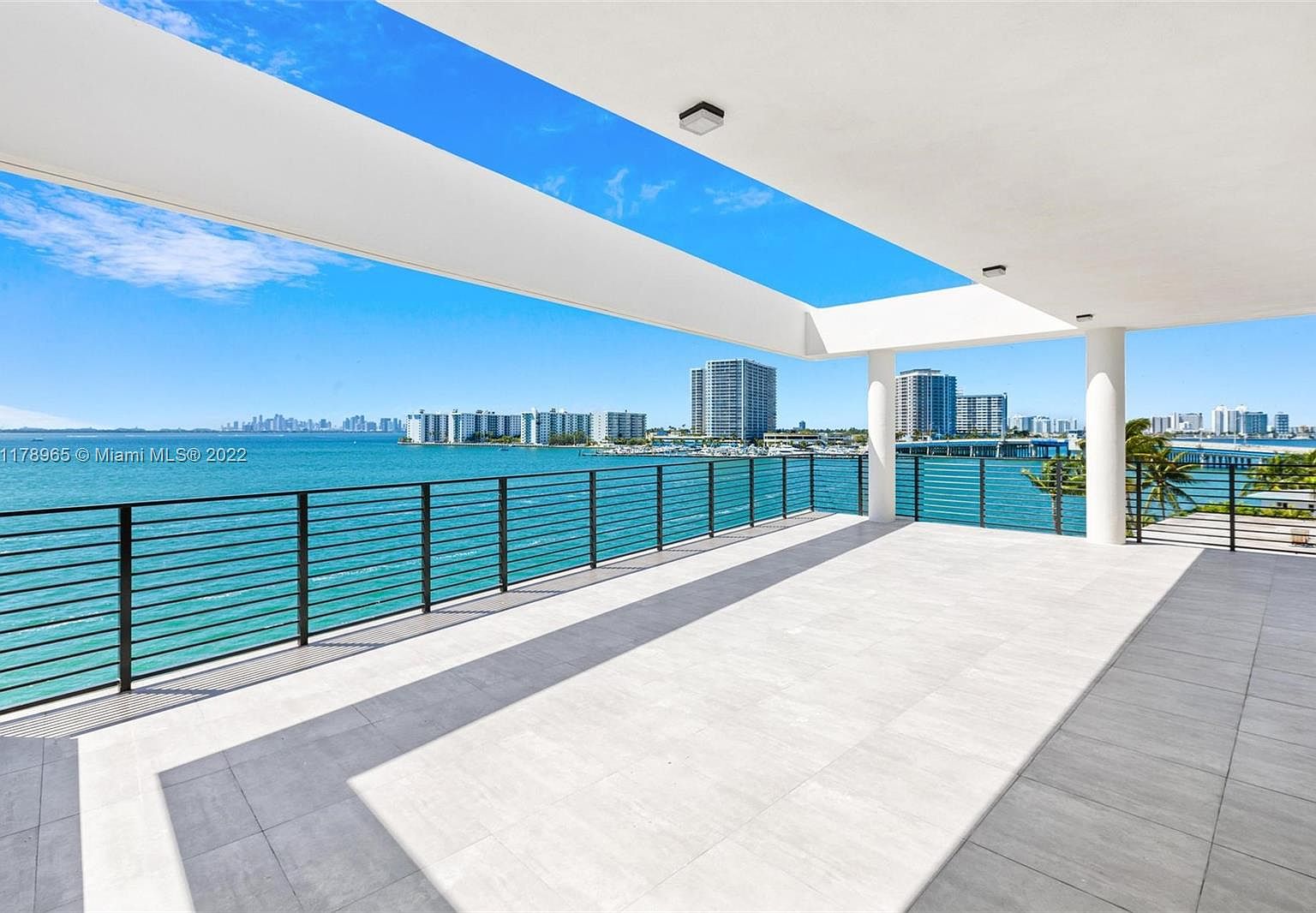 Stunning Penthouse Level Apartments In Miami Beach image