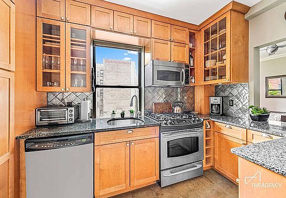 2nd image of 57 W 93rd St APT 6F
