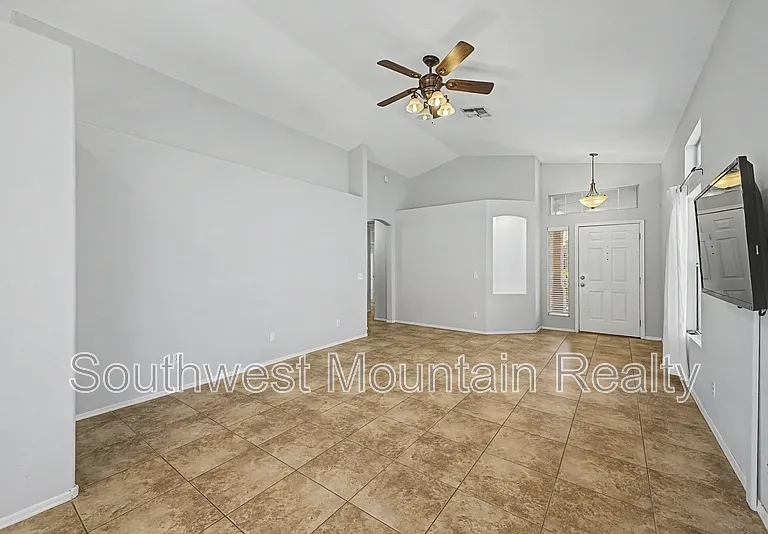 649 S Banning — Photo 8