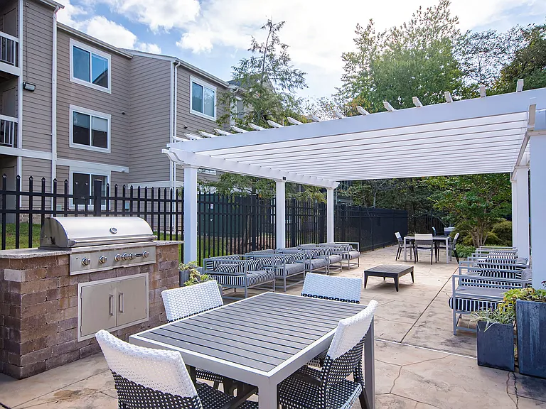 Woodside Apartments — Photo 16