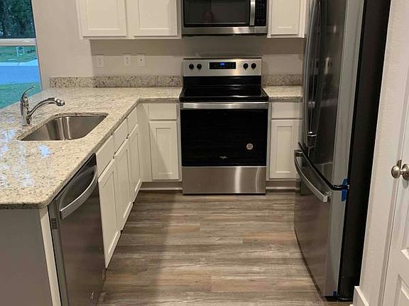 3rd image of 1500 Iroquois Ct