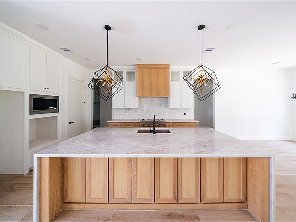 2nd image of 17018 N Saba Ct