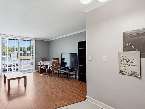 5th image of 613 Hillsboro Rd APT A13