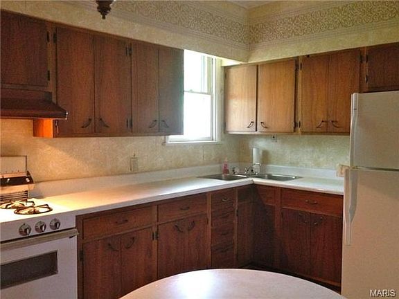 4th image of 4643 Seibert Ave