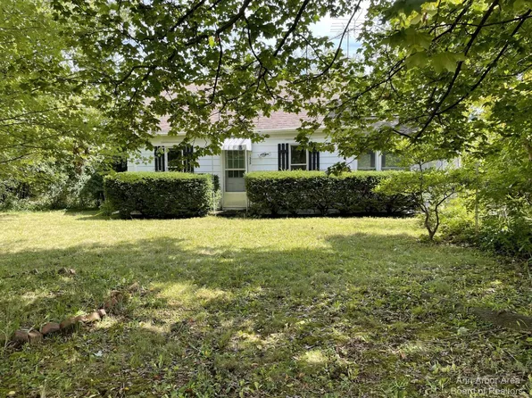1535 S Maple Rd, Ann Arbor, MI 48103