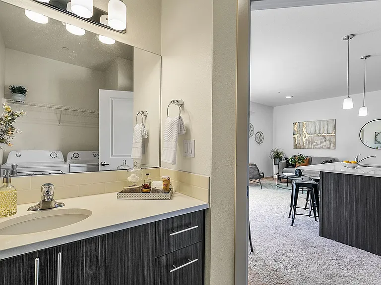 630 NW Kingwood Ave #101 — Photo 5