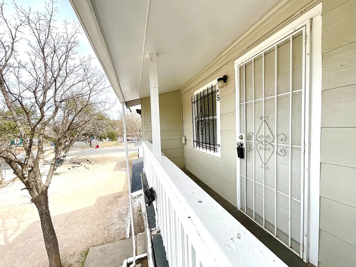 Building Photo - 602 Lovett Ave