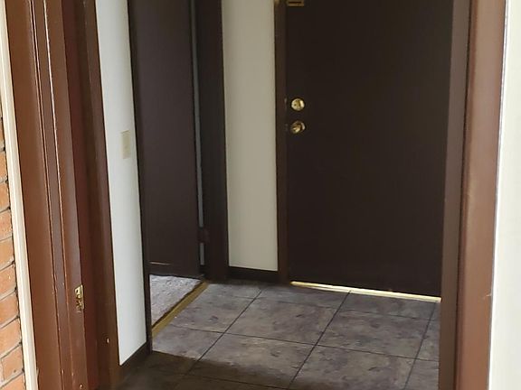 4th image of 401 Hillcrest Dr APT 1