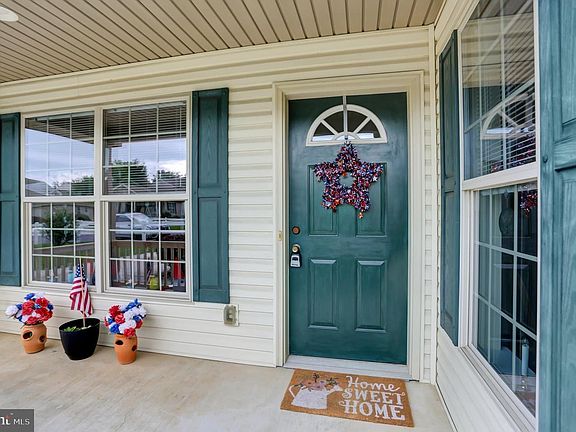 5th image of 84 Lantern Ln