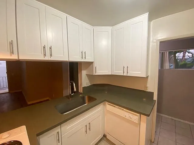 11920 Mayfield Ave #7 — Photo 5