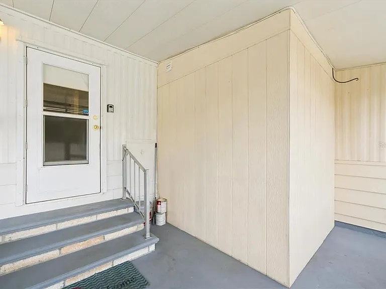 7505 Fairlane Ave — Photo 6