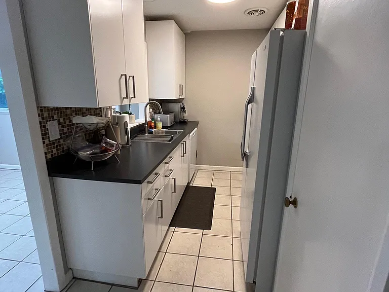 3040 S Birch St — Photo 5