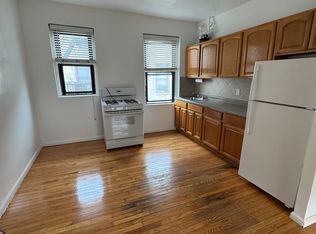 21-37 33rd St #3B, Astoria, NY 11105