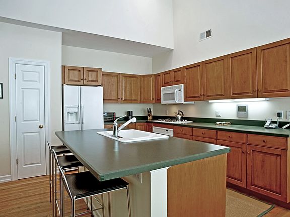4th image of 94 Highcrest Ln #94
