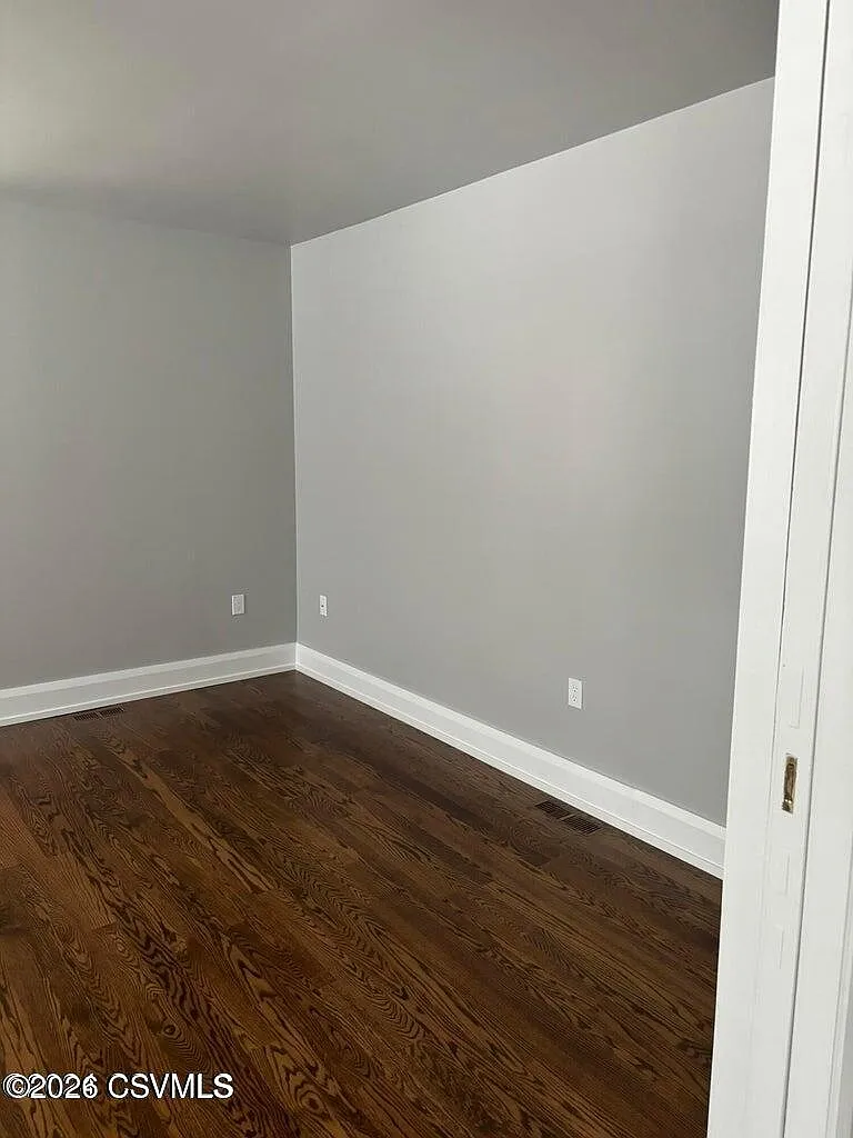 3 bed, 1916 sqft, $2,600 — Photo 4