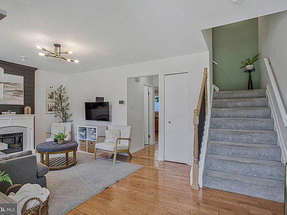 4th image of 842 Turf Valley Dr