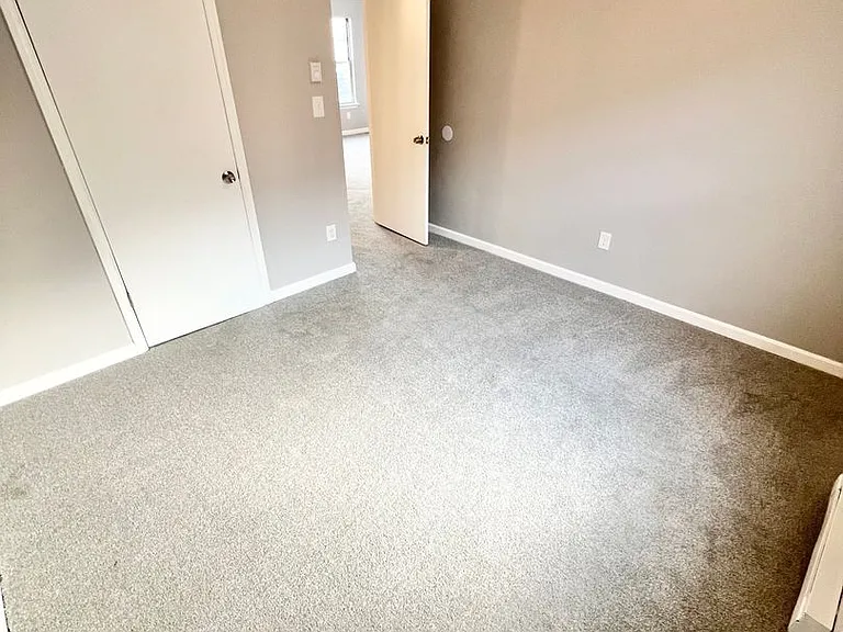 451 Frizzell Ave #D — Photo 34