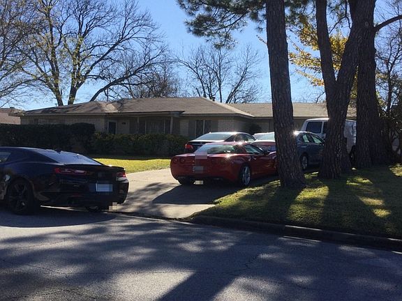 2nd image of 3303 Bonnie Lea St