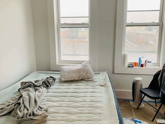 4th image of 3099 43rd St APT 4R