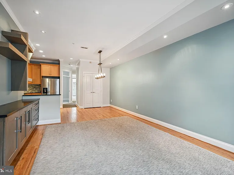 1832 Swann St NW #B — Photo 3
