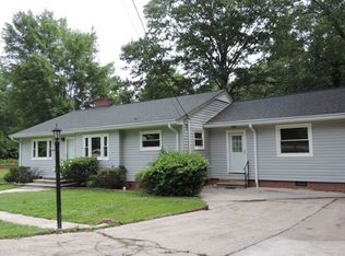 707 S Depot St, Seneca, SC 29678