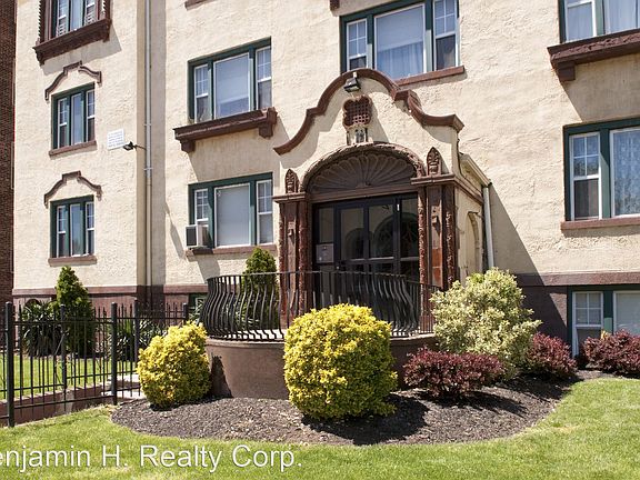 2nd image of 111 Halsted St #11549397