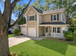 2329 Mecan Dr, Naperville, IL 60564