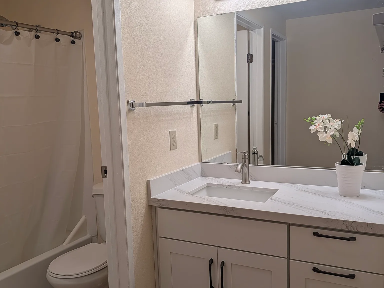2 bed, 932 sqft, $2,500 — Photo 2