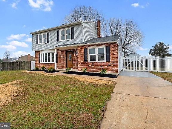 2nd image of 6 Laurie Ct