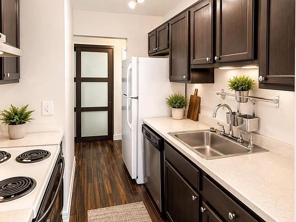 4th image of 11 E Daisy Ln #B