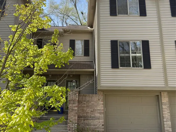7059 Colonial Oaks Dr, Waterford, MI 48327