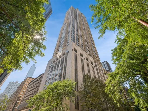 55 E Erie St APT 1604, Chicago, IL 60611