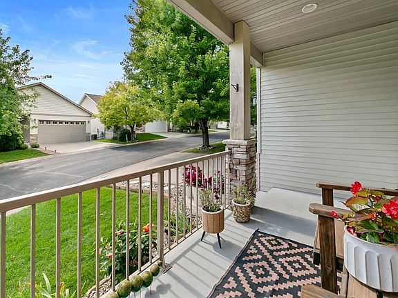 3rd image of 310 Whispering Ln