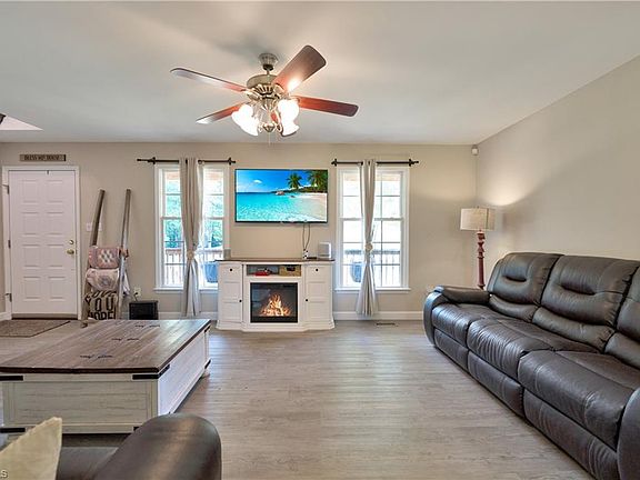 5th image of 4950 Oak Garden Dr