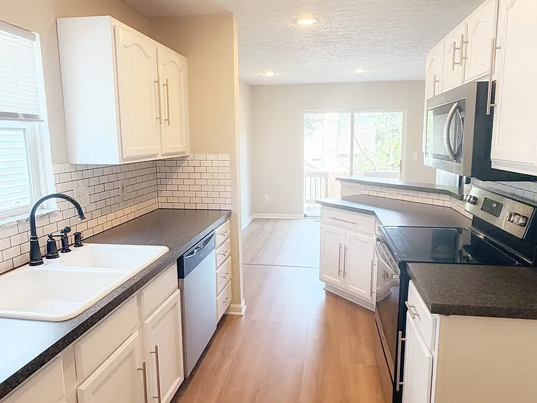3798 Dunlane Ct — Photo 6