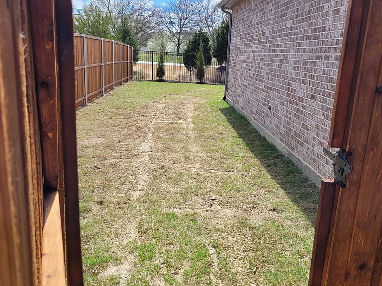 1705 Snapdragon Ct — Photo 21