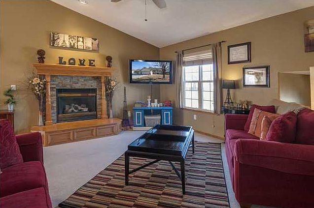 2nd image of 825 S Sunset Cir
