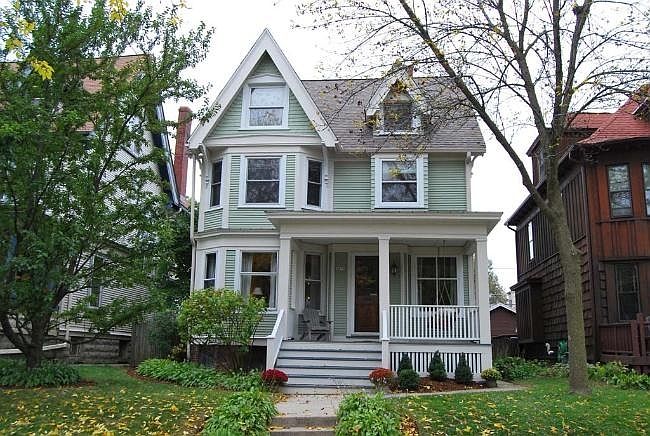 1st image of 2857 N Farwell Ave