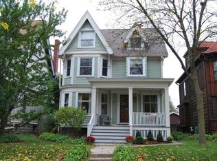 2857 N Farwell Ave, Milwaukee, WI 53211