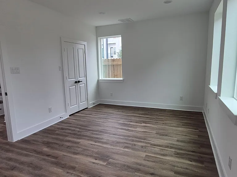 3217 Saint Emanuel St — Photo 27
