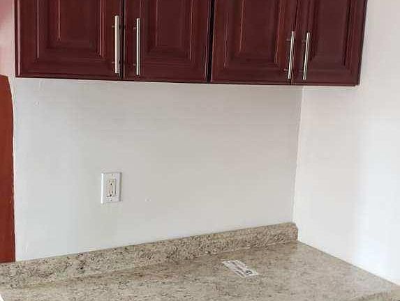 5th image of 10105 Avenue J Floor 2