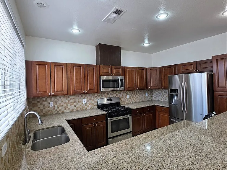 2524 Silver Shadow Dr — Photo 23