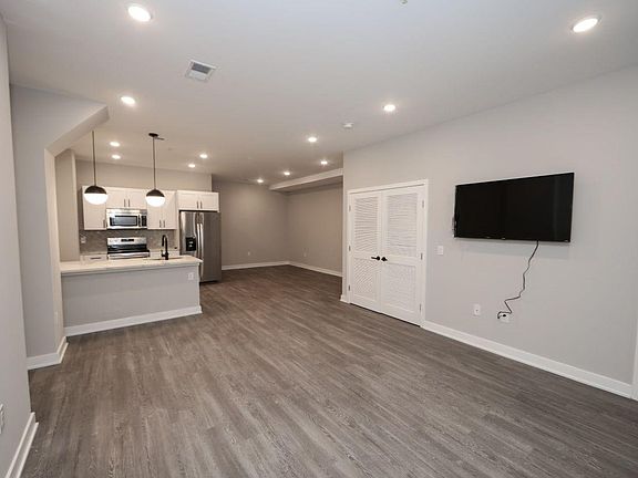 3rd image of 1841 N 19th St #Fbf3b15da