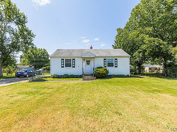 4th image of 2605 Gay Ave