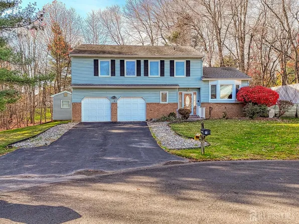 12 Welsh Ct, East Brunswick, NJ 08816