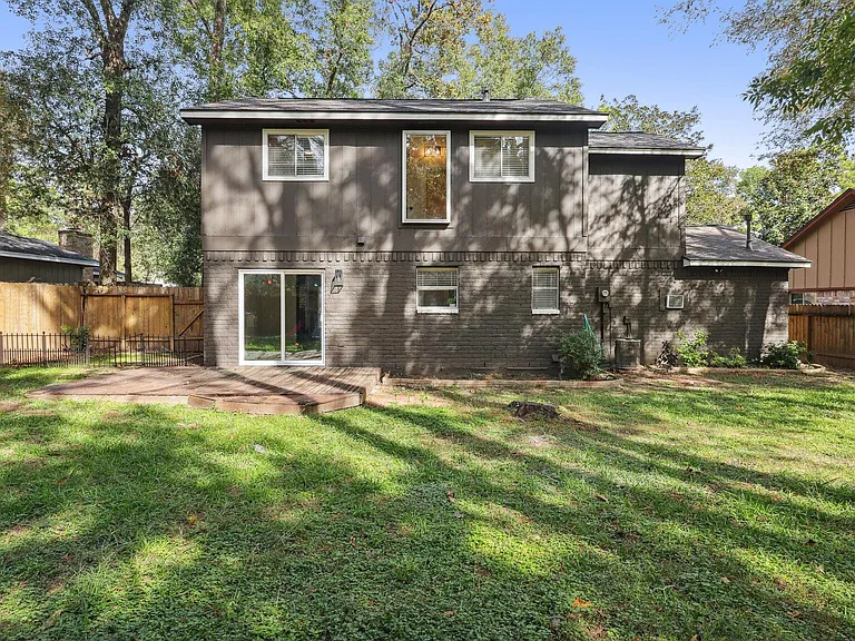 68 NE Yewleaf Rd — Photo 25
