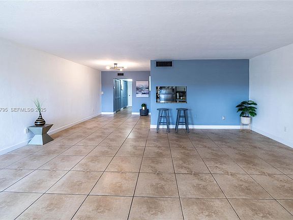 2nd image of 1855 NE 121st St APT 32