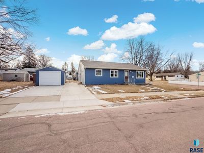 3201 E 13th St, Sioux Falls, SD, 57103