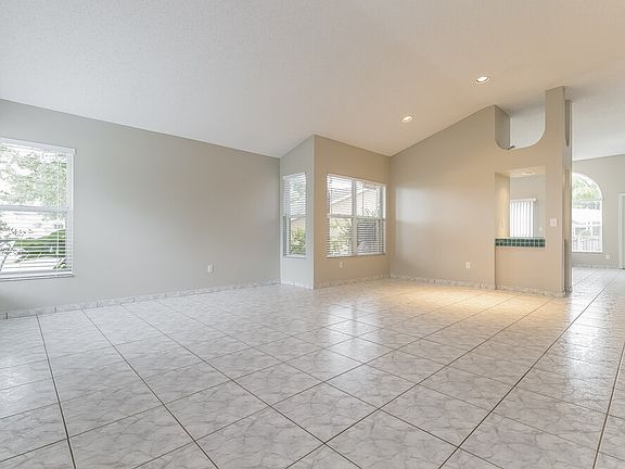 3rd image of 8853 Parliament Ct